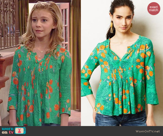 Wornontv: Avery’s Green Floral Pintucked Blouse And Taupe Fringed Ankle 