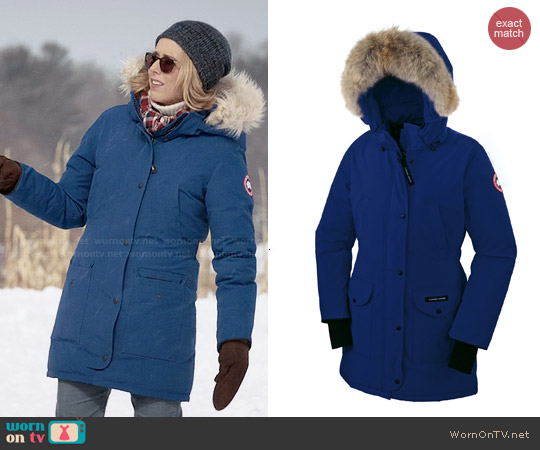 Wornontv Elizabeth’s Blue Parka With Fur Trim Hood On