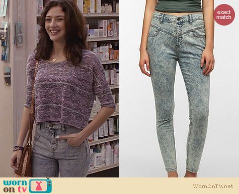 WornOnTV: Maggie’s purple crop top and high waisted acid wash jeans on ...