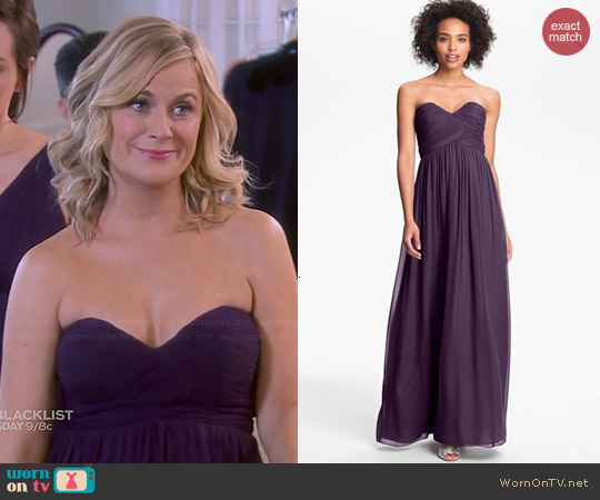 Wornontv Leslie S Purple Strapless Bridesmaid Dress On Parks And Donna Morgan Laura Gown In Amethyst Worn By Amy Poehler On Parks Rec