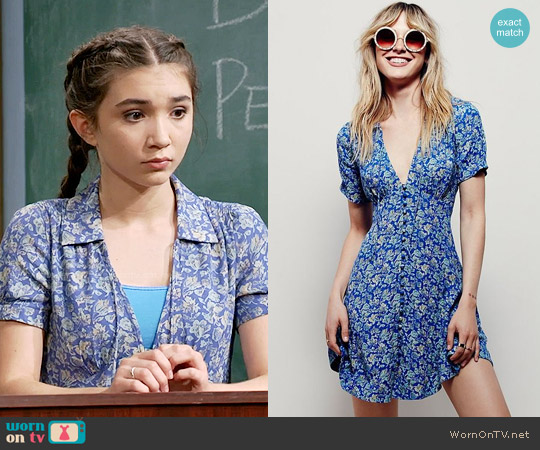 Wornontv Rileys Blue Floral Short Sleeved Dress On Girl Meets World