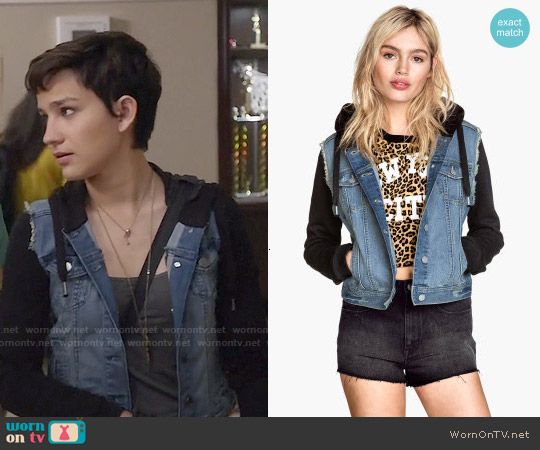 WornOnTV: Audrey’s denim jacket with black sleeves on Scream | Bex ...