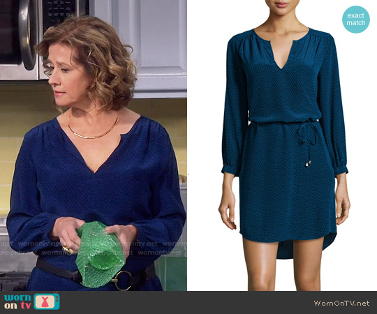 Wornontv Vanessas Blue Split Neck Dress On Last Man Standing Nancy Travis Clothes And