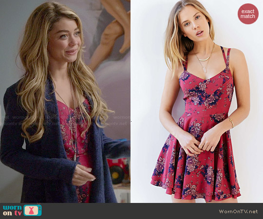 WornOnTV: Haley’s Red Floral Dress On Modern Family | Sarah Hyland ...