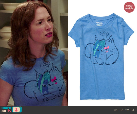 WornOnTV Kimmy\u0027s Bowie Cat tee on Unbreakable Kimmy Schmidt