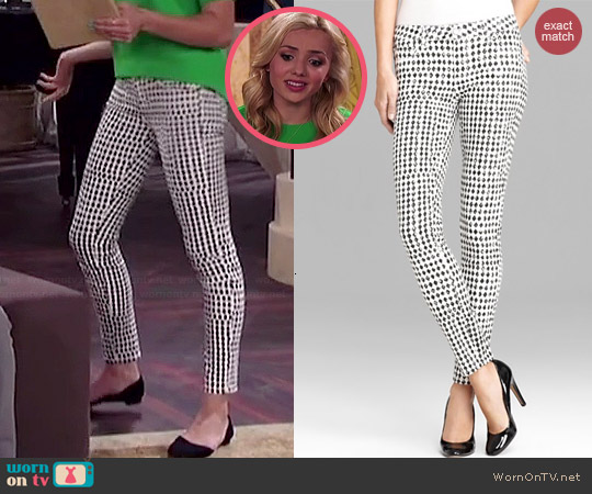 WornOnTV: Emma’s green top and diamond print jeans on Jessie | Peyton ...