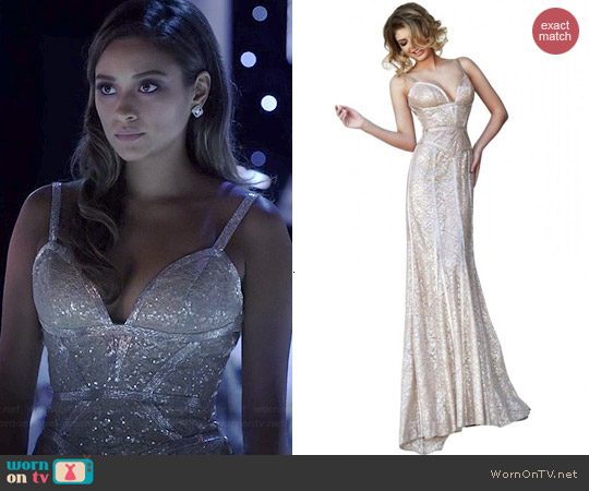 Wornontv Emily S Christmas Dress On Pretty Little Liars Shay