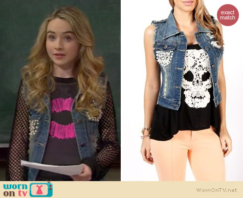 WornOnTV: Maya’s pink lips tee and pearl embellished denim vest on Girl